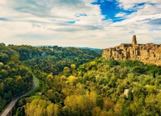 Pitigliano – Guide to Southern Tuscany’s best kept secret The Tuscan town of Pitigliano