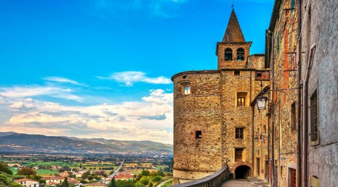 Anghiari – Guide to a Picturesque Town in a Corner of Tuscany Anghiari, medieval village in Tuscany (Italy)