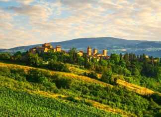 Certaldo – Medieval Charm Tucked Between Florence and Siena Certaldo, a pictoresque medieval village in Tuscany