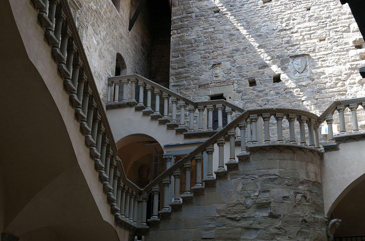 The mysterious stairs inside the Poppi castle