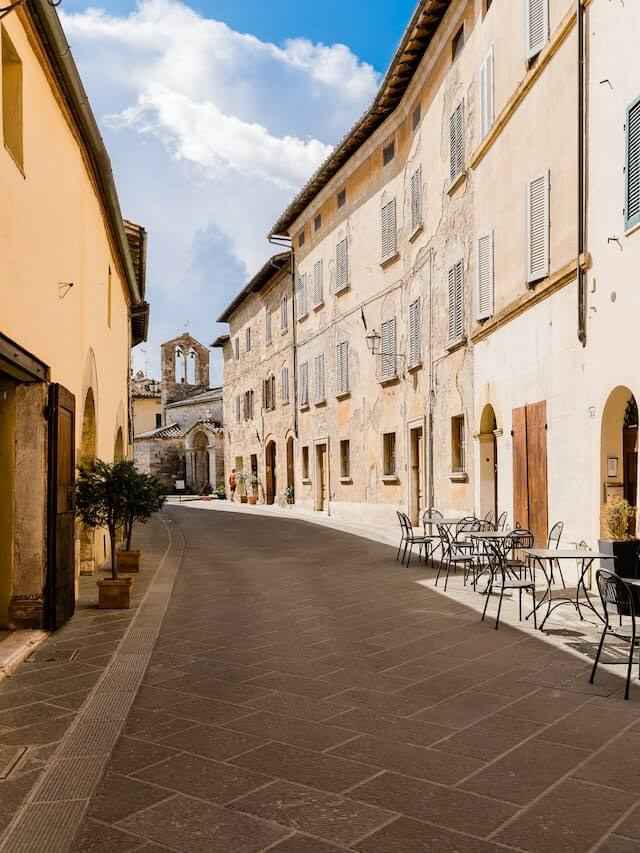 The central street of San Quirico d'Orcia