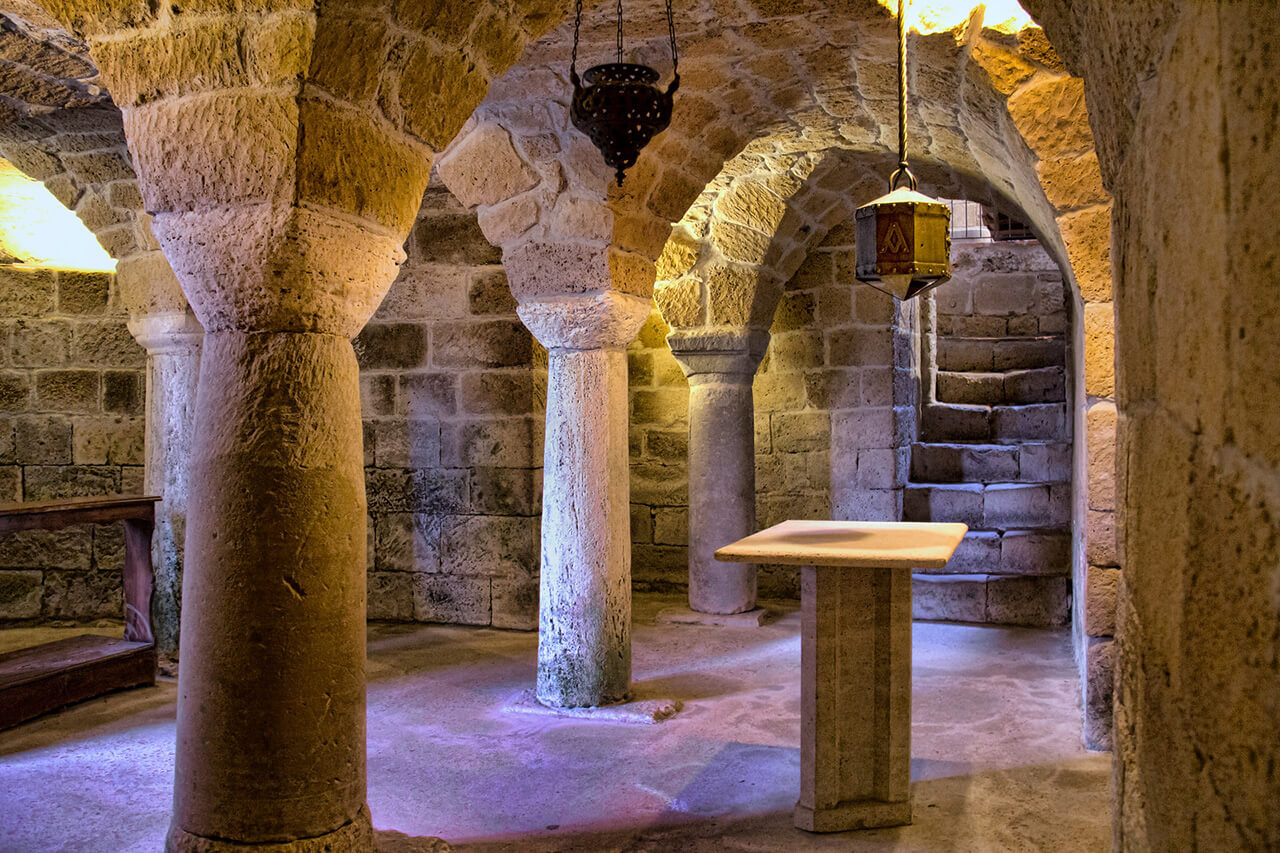 The Cathedral of Sovana was built in Romanesque-Gothic style and has a very beautiful crypt to visit