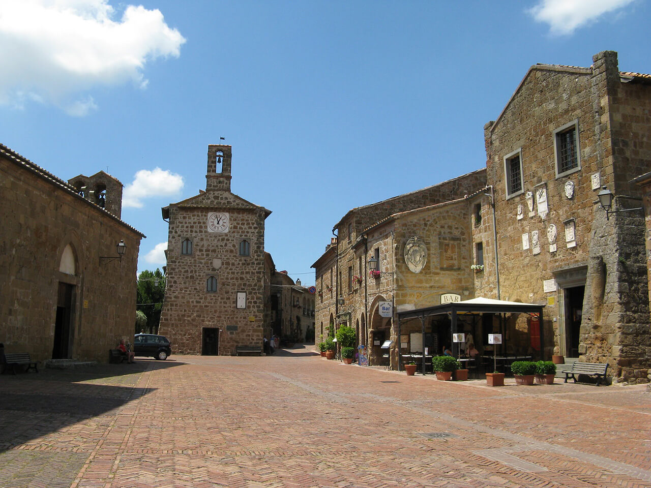 Piazza Pretorio in Sovana at lunchtime, with no people around