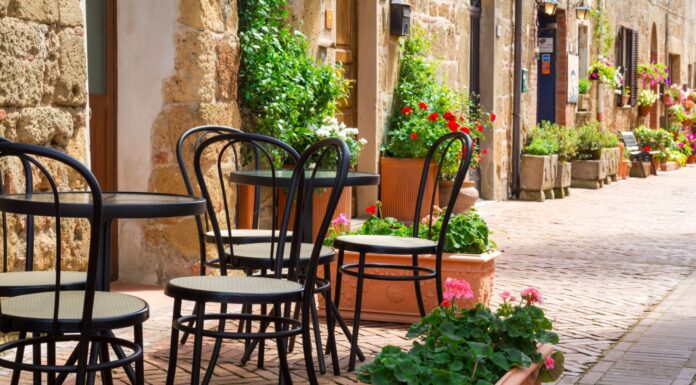 Tuscan Food – A Wealth of Pasta Sauces, Soups, and Sweets! The entrance of a Tuscan restaurant that prepares local food