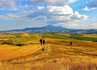 Val d’Orcia – Valley of Castles, Hot Springs, and Vineyards Val d'Orcia