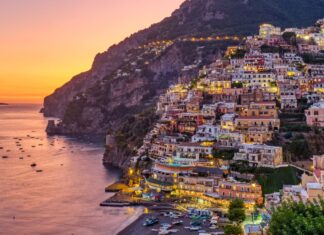 Best Beaches on the Amalfi Coast – A Seaside Dream Sunset on one of the most beautiful beaches of the Amalfi coast
