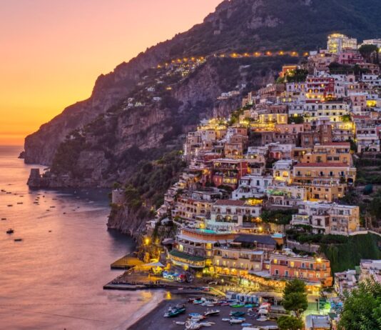 Best Beaches on the Amalfi Coast – A Seaside Dream Sunset on one of the most beautiful beaches of the Amalfi coast