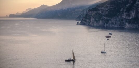 How Many Days in Amalfi Coast – A Mediterranean Escape The Amalfi coast at sunset