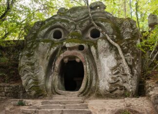 Park of the Monsters – Explore the Mythological Garden Park of the Monsters