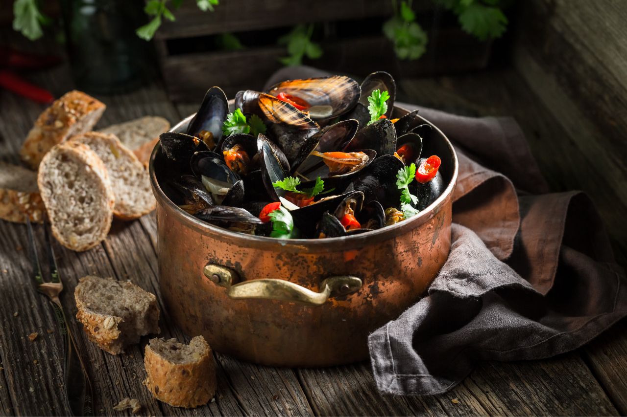 The delicious dish has fresh mussels, parsley and chili - Cozze alla Sorrentina