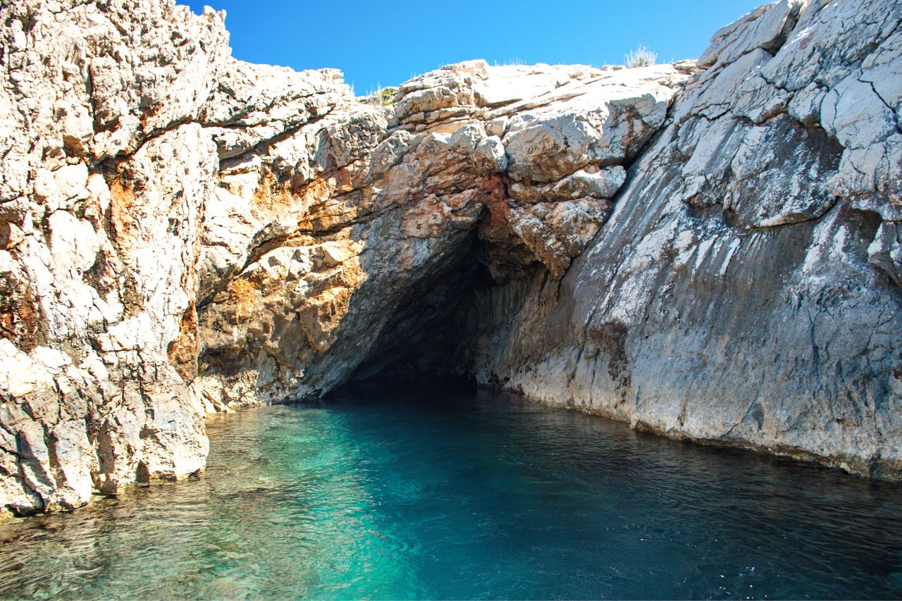 Exploring a Sea Cave on the Amalfi coast