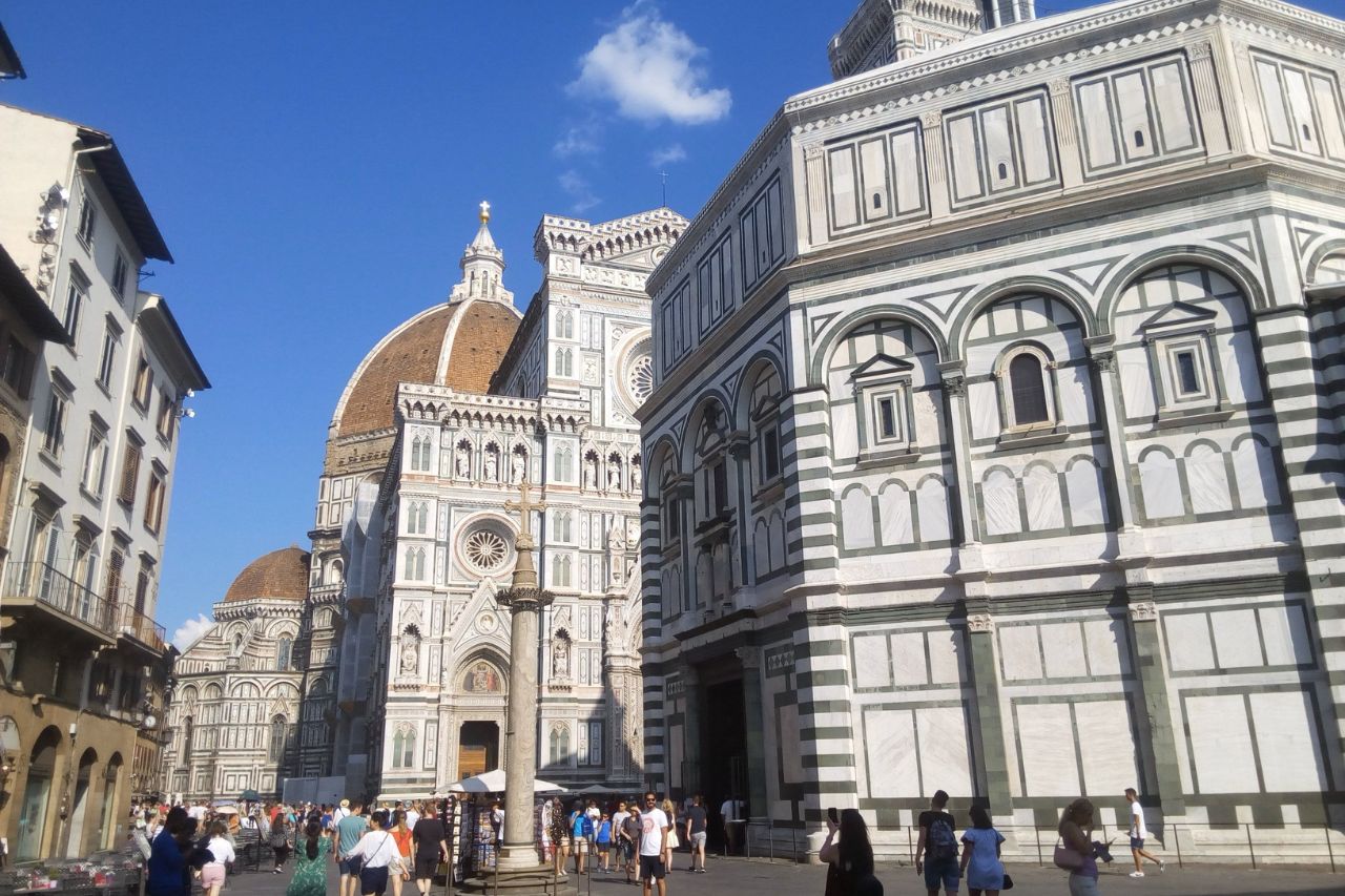 Tourists are visiting the Cathedral of Florence