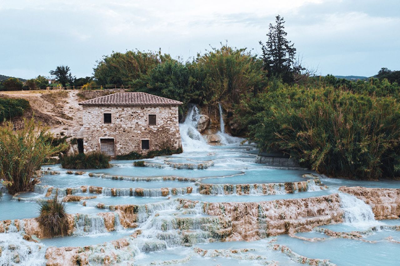 The waterfalls of the mill of Saturnia are located a few hours by car from Siena