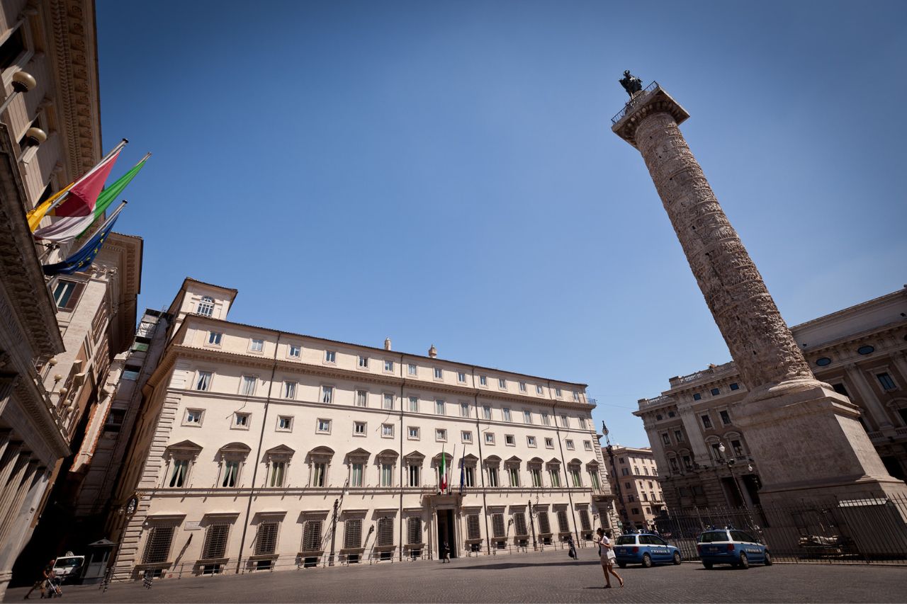 The view of Palazzo Chigi during summer.