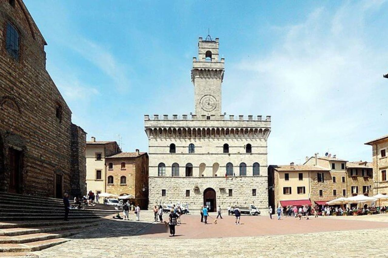 Piazza Grande in Montepulciano, one of the best towns in Southern Tuscany