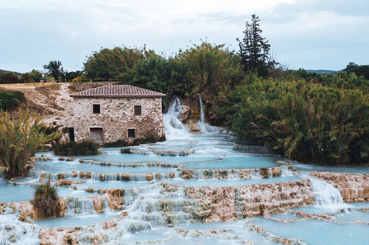 Cascate del Mulino: hot springs in Saturnia, Southern Tuscany