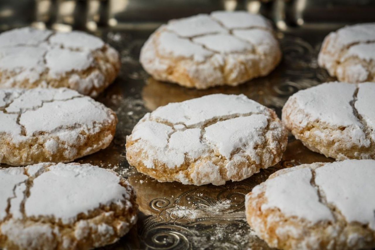Ricciarelli are a type of dense and chewy Tuscan macaroons.