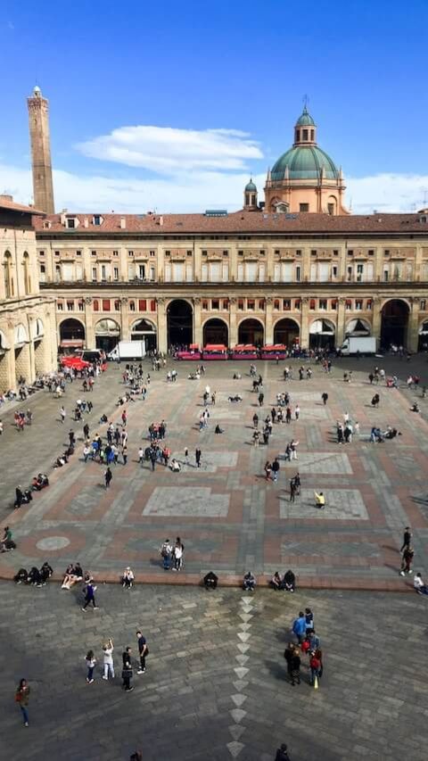 The panoramic view of Piazza Maggiore, in Bologna