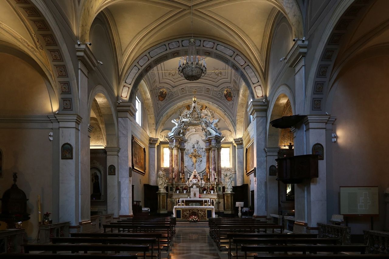 The interior of the church of Pitigliano, in Tuscany