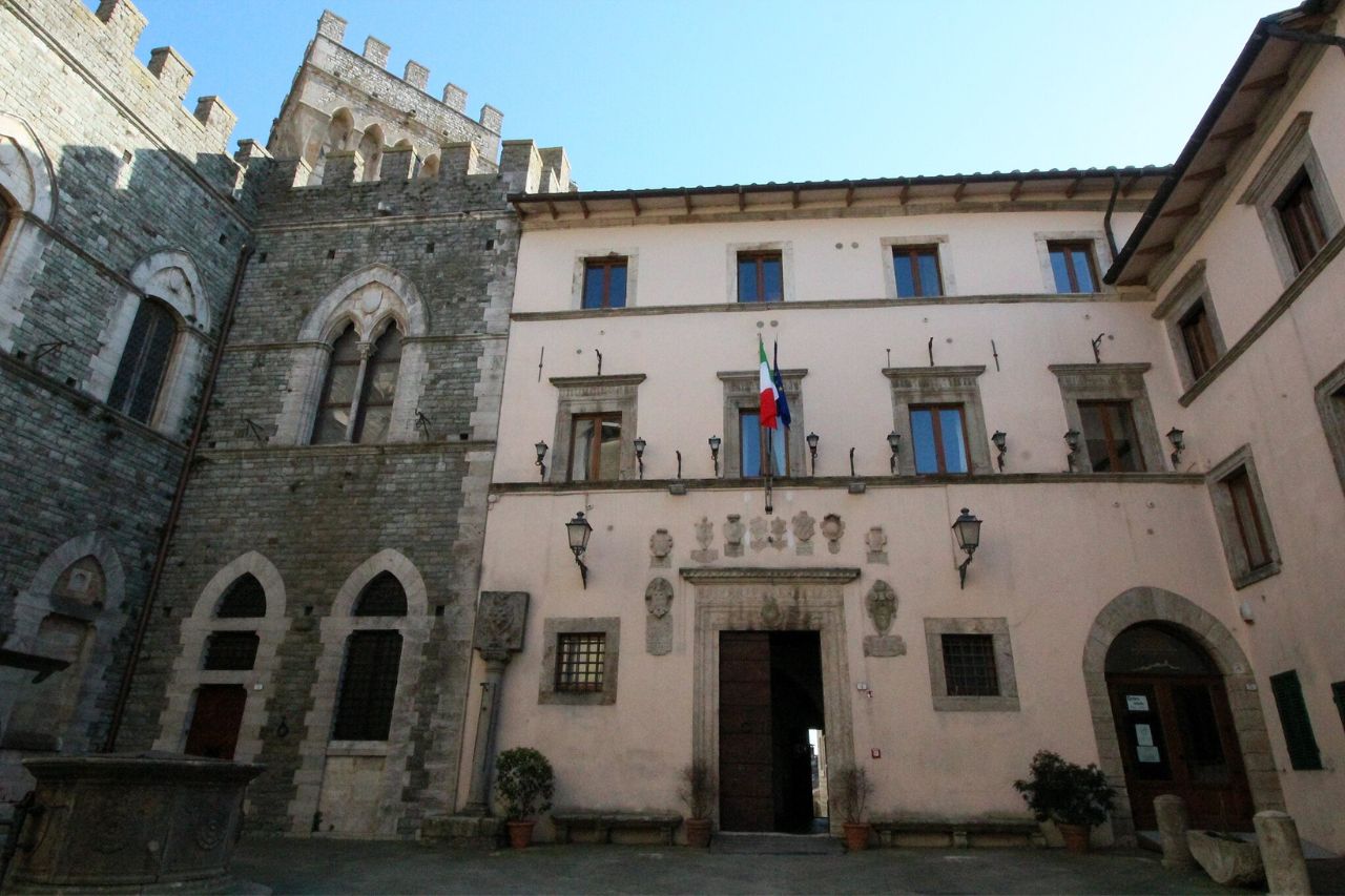 The main entrance of the town hall of San Casciano dei Bagni