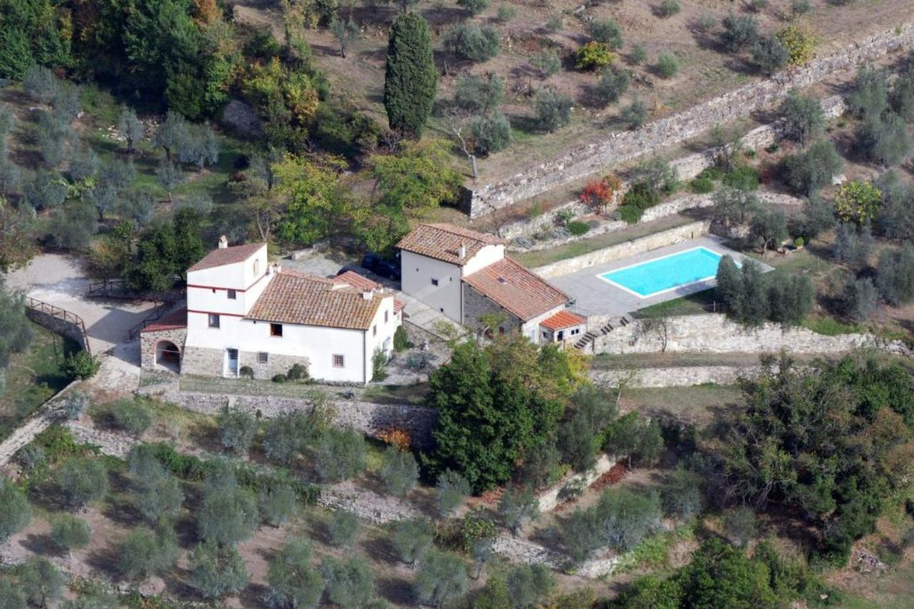 Aerial view of the Agriturismo Montereggi with outdoor swimming pool and beautiful landscape