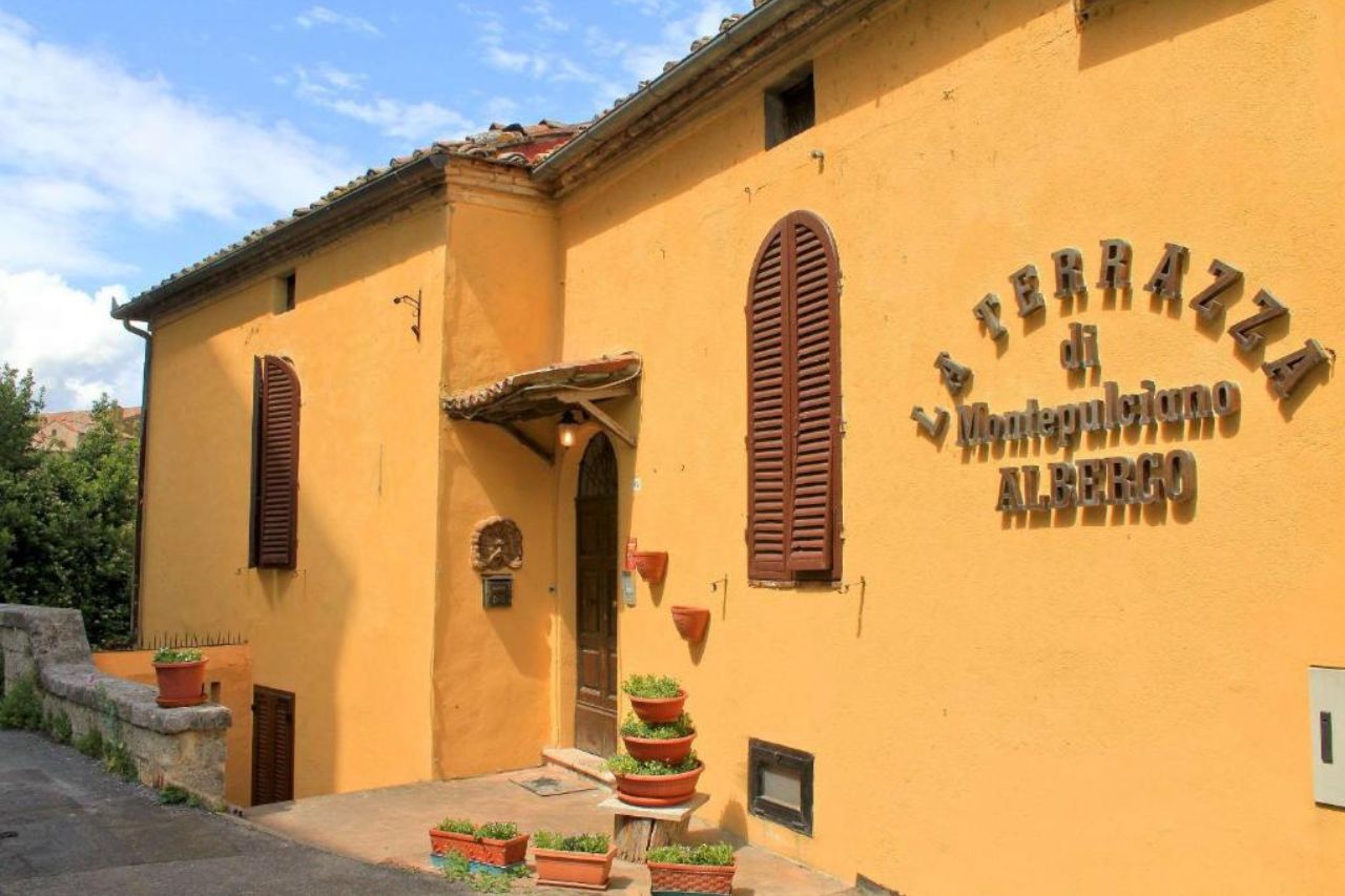 View of the entrance of the La Terrazza di Montepulciano during daytime
