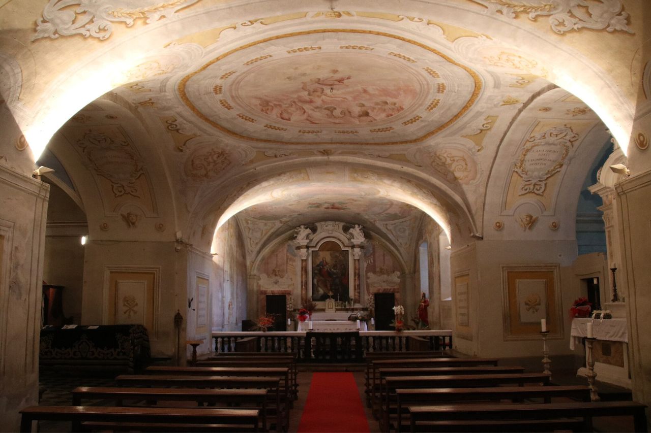 The interior of the crypt of Colle di Val d'Elsa