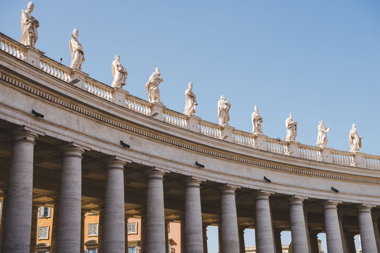 Intriguing image capturing Bernini’s Colonnades at Saint Peter’s Square