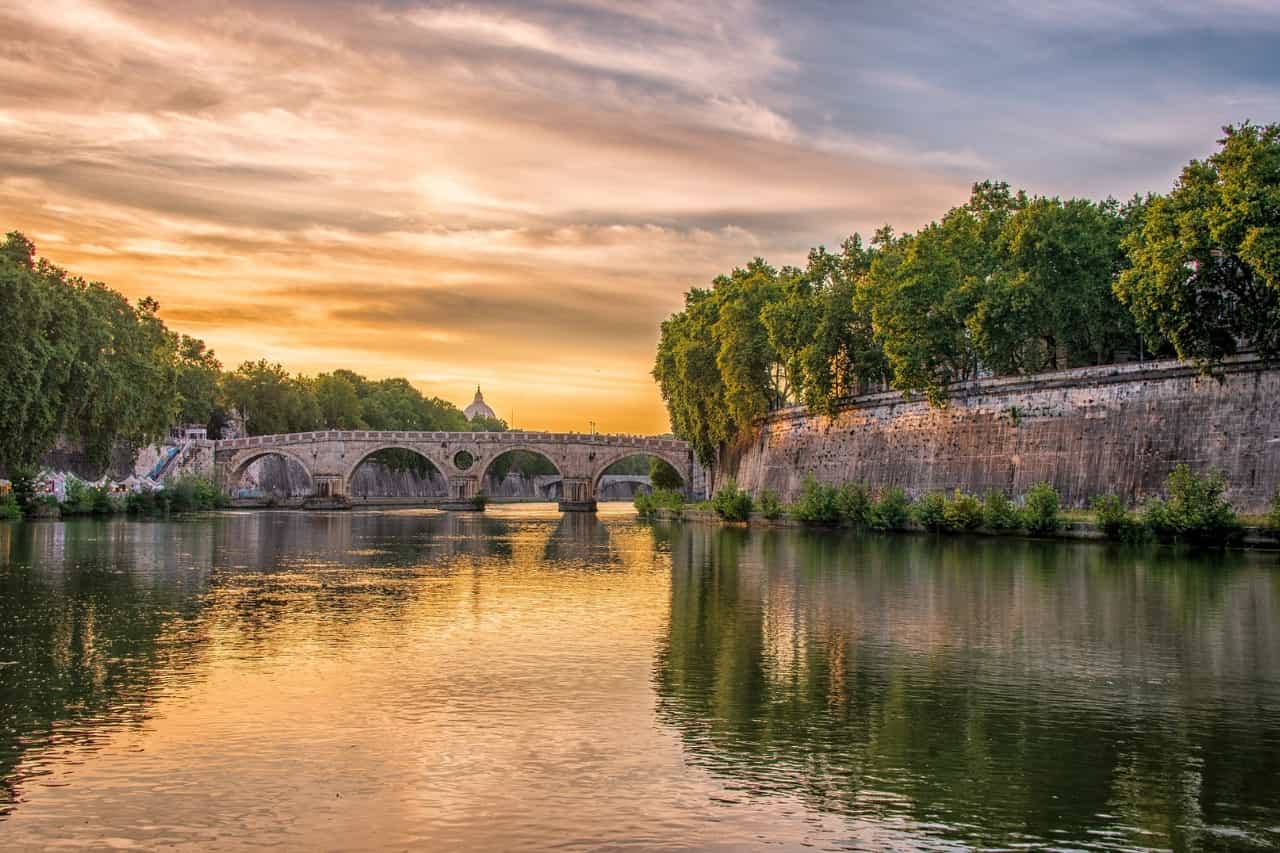 A boat ride on the Tiber River is a great romantic experience to have in rome