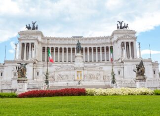 Altar of the Fatherland – Emblem of Italian Unification Altar of the Fatherland