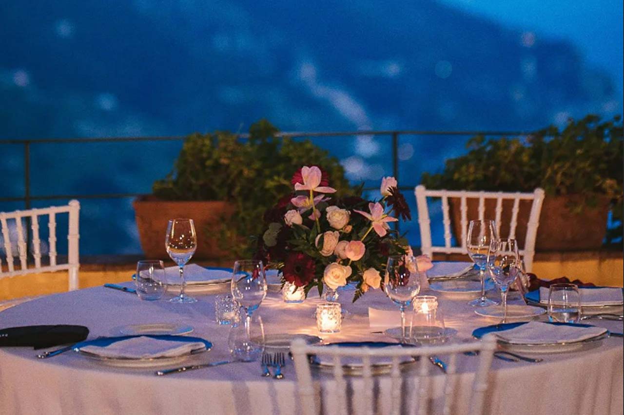 Romantic dinner on the terrace of the Palazzo Confalone 