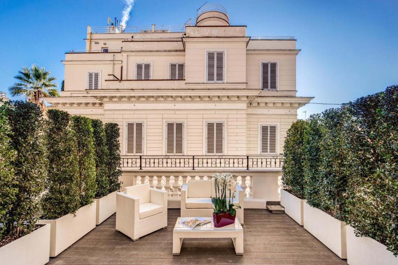 The terrace of the Liberty Boutique Hotel in Rome