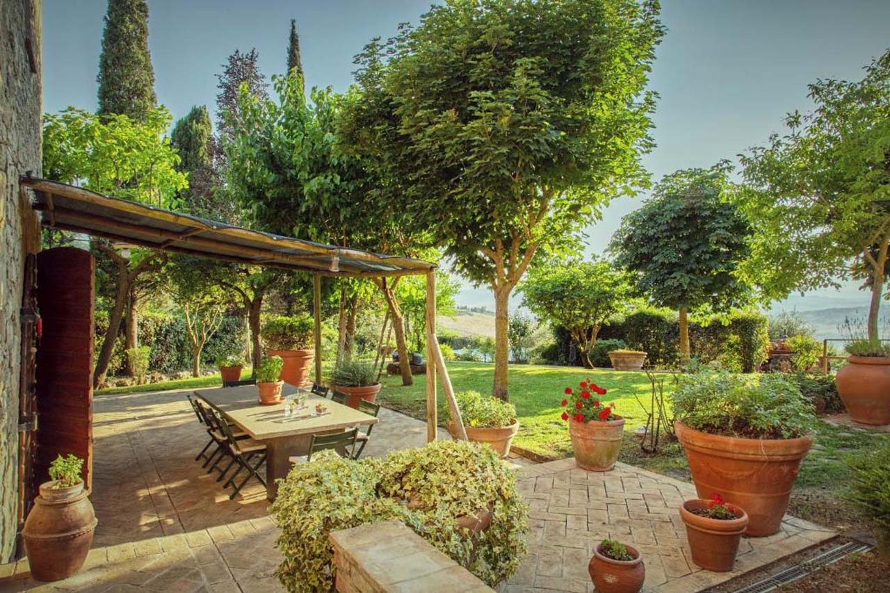 Apartment with beautiful garden in Affittacamere Maria Gabriella