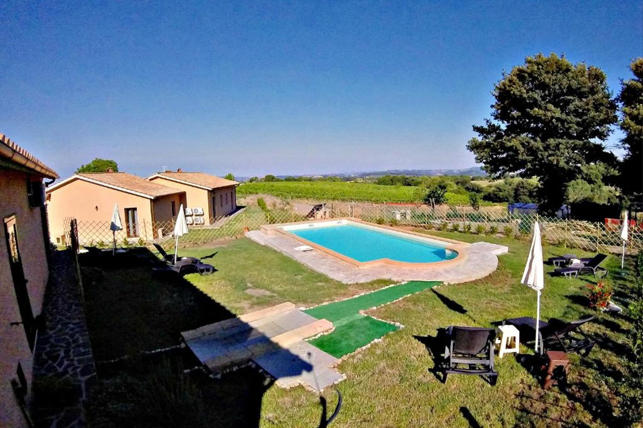 Farm with outdoor pool in Agriturismo Airone