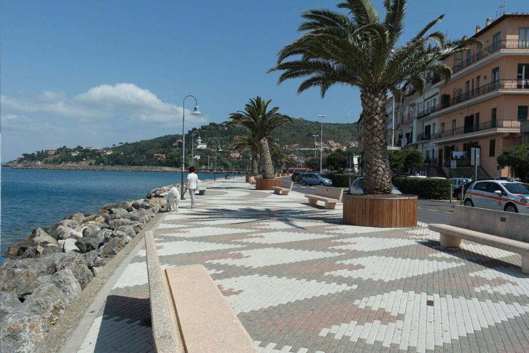 porto-santo-stefano-a-seaside-tuscan-town-surrounded-by-blue