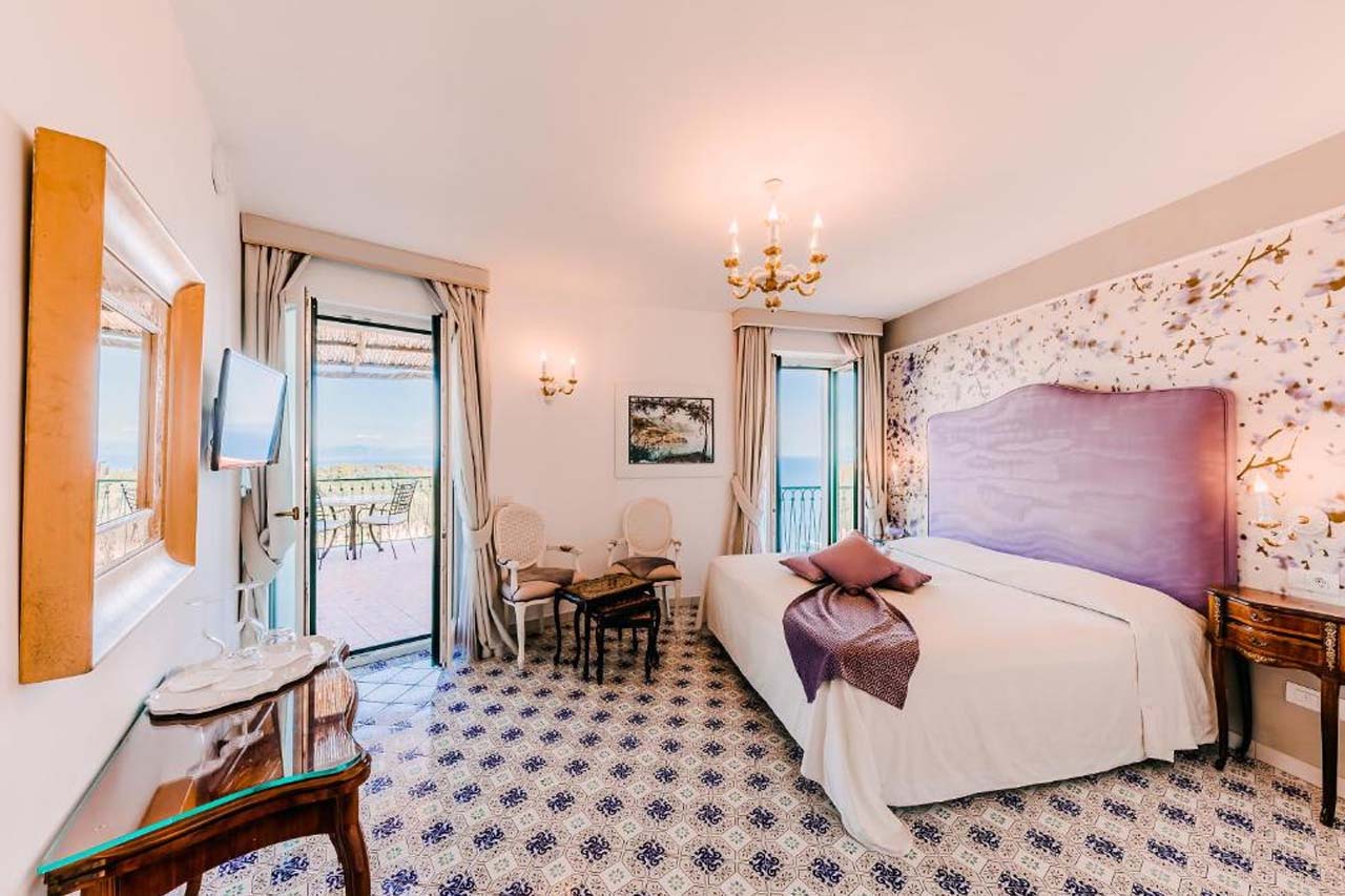 Luxury room with terrace in Palazzo Pascal