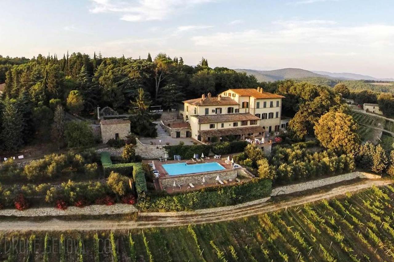 Aerial view of the Hotel Villa Casalecchi with outdoor pool