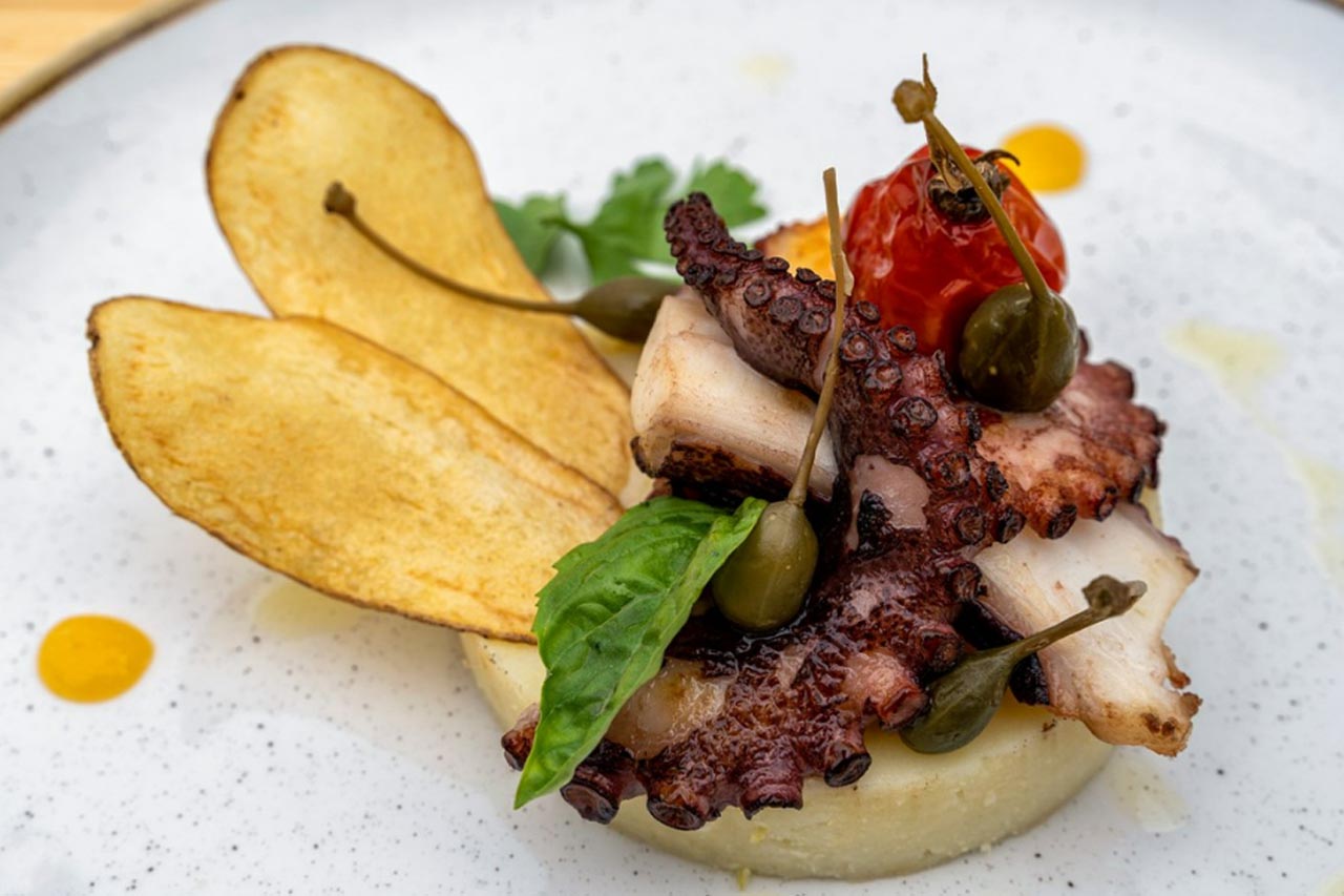 Grilled octopus dish cooked by the II Pirata