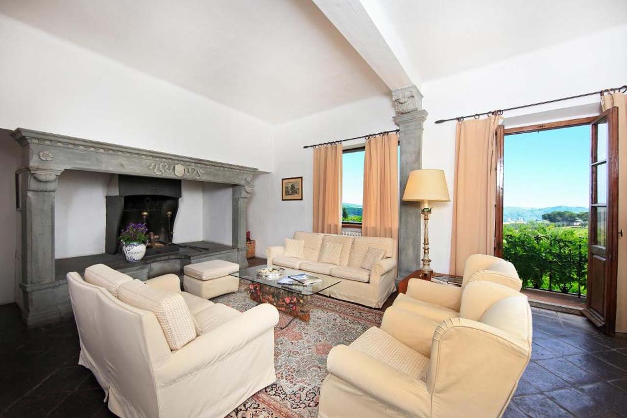 Elegant living room in Relais Vignale & Spa