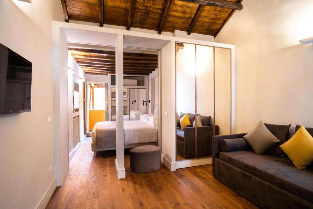 Beautiful minimalist room design in Hotel Smeraldo