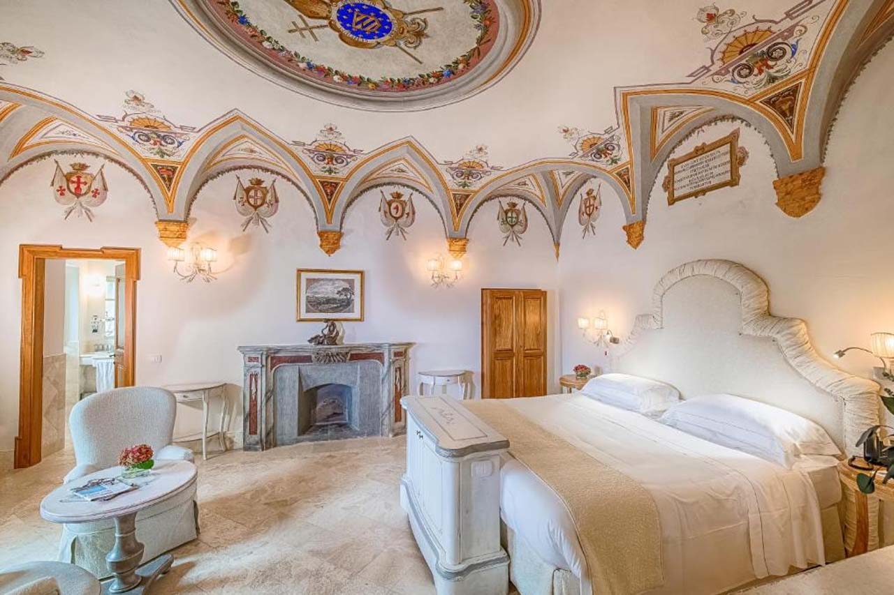 Elegant room in Monastero Di Cortona Hotel & Spa